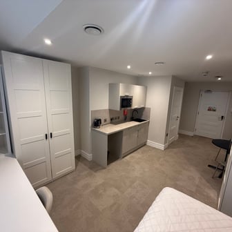 Gold Room - Image 9
